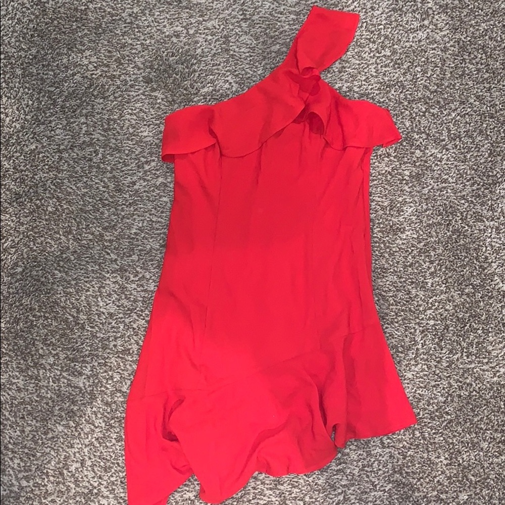 Lulu’s red one-shoulder dress